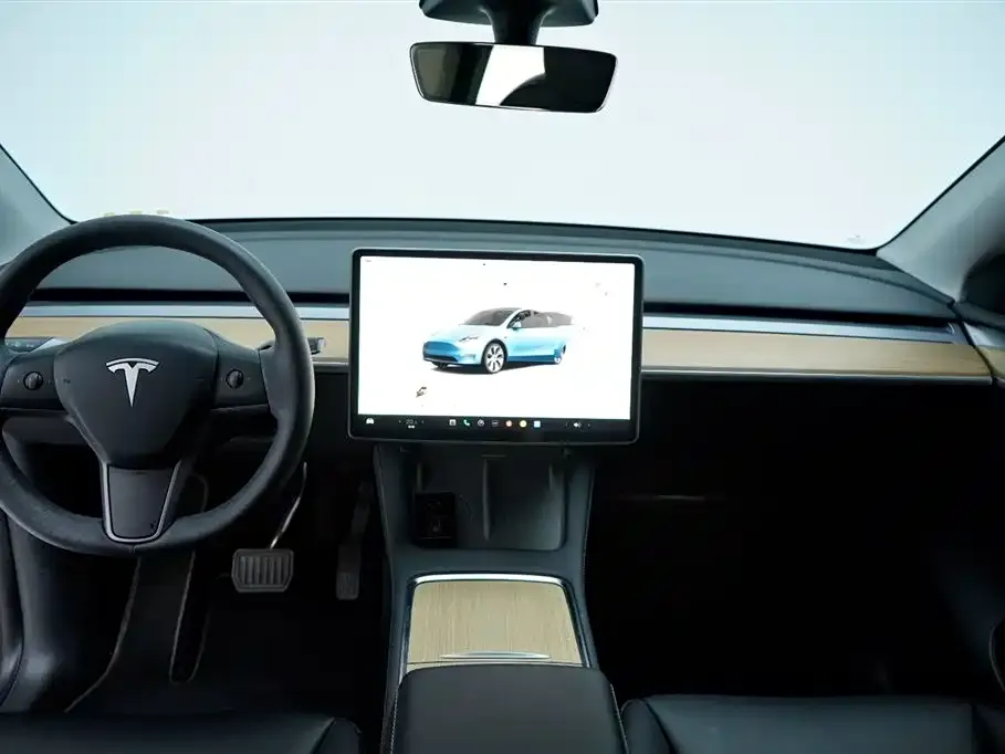Tesla Model Y — фото 4