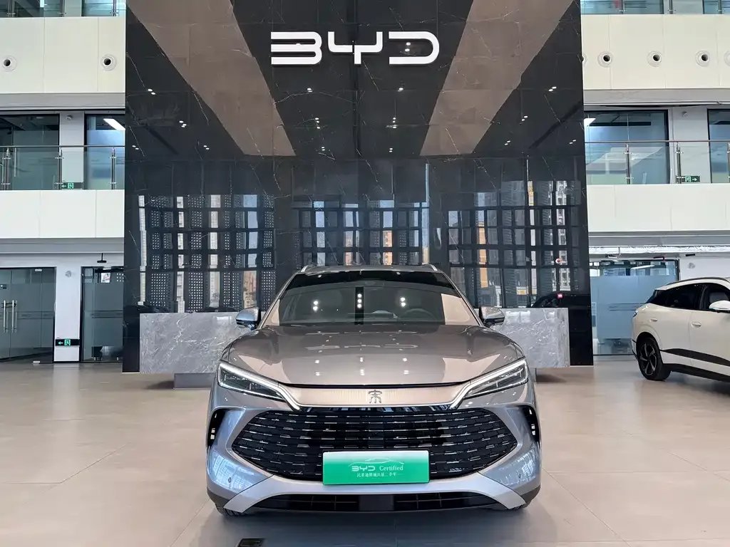 BYD L DM-i — фото 4