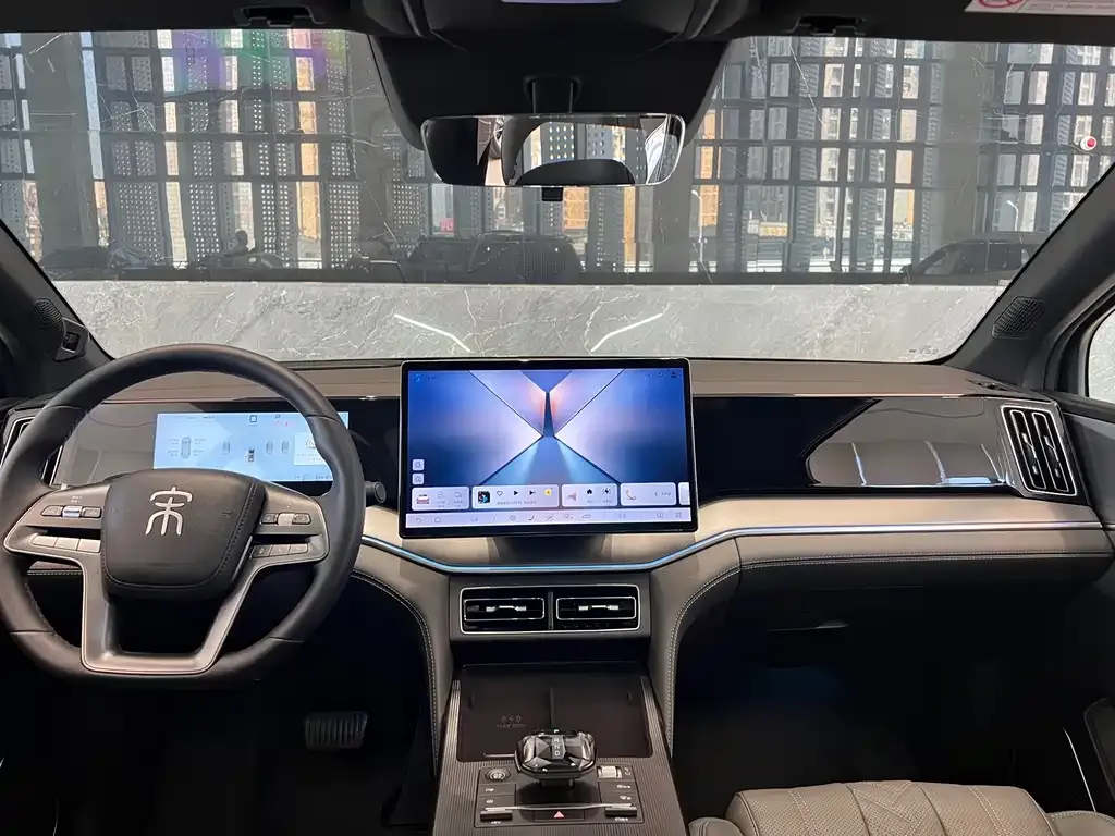 BYD L DM-i — фото 10