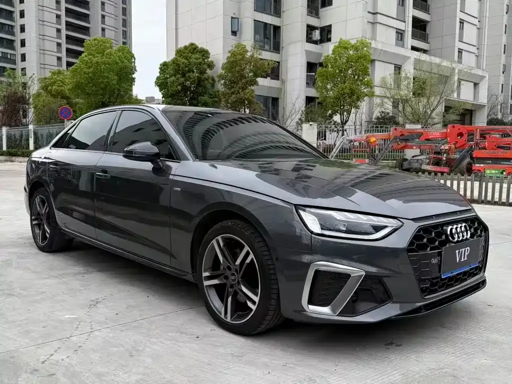 Audi A4L 2023 из CN, фото 1