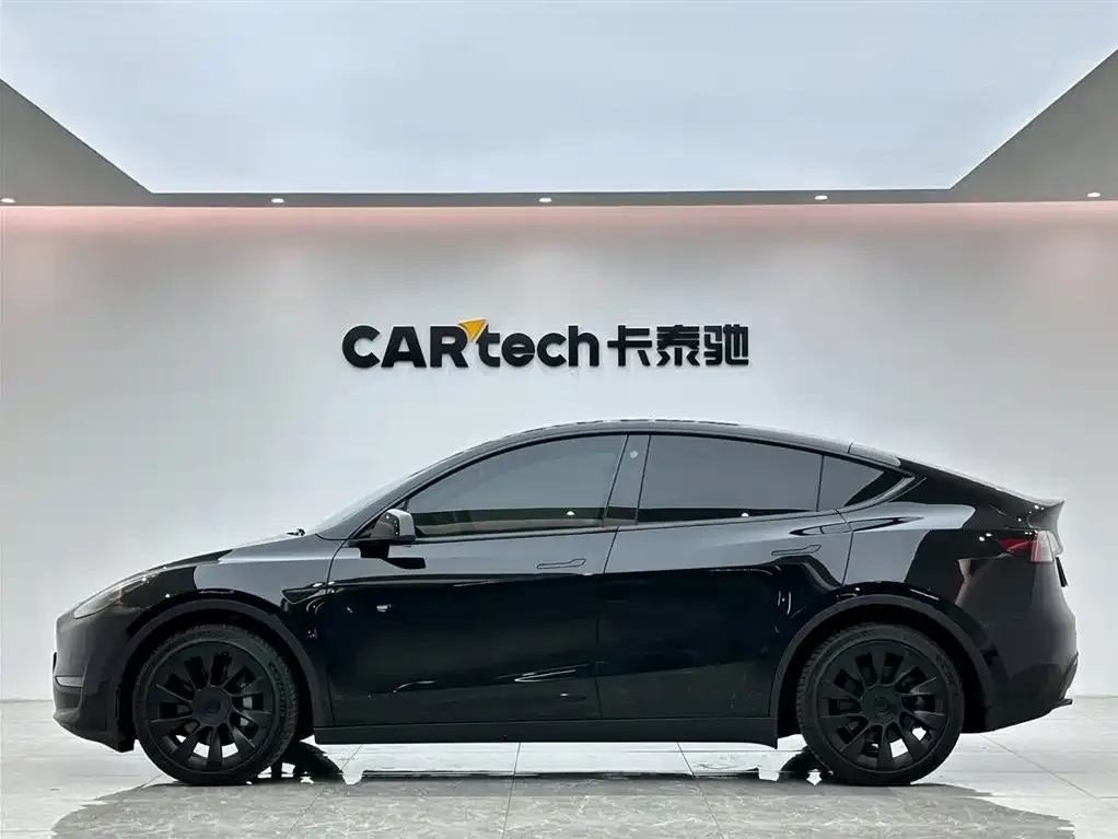 Tesla Model Y — фото 5