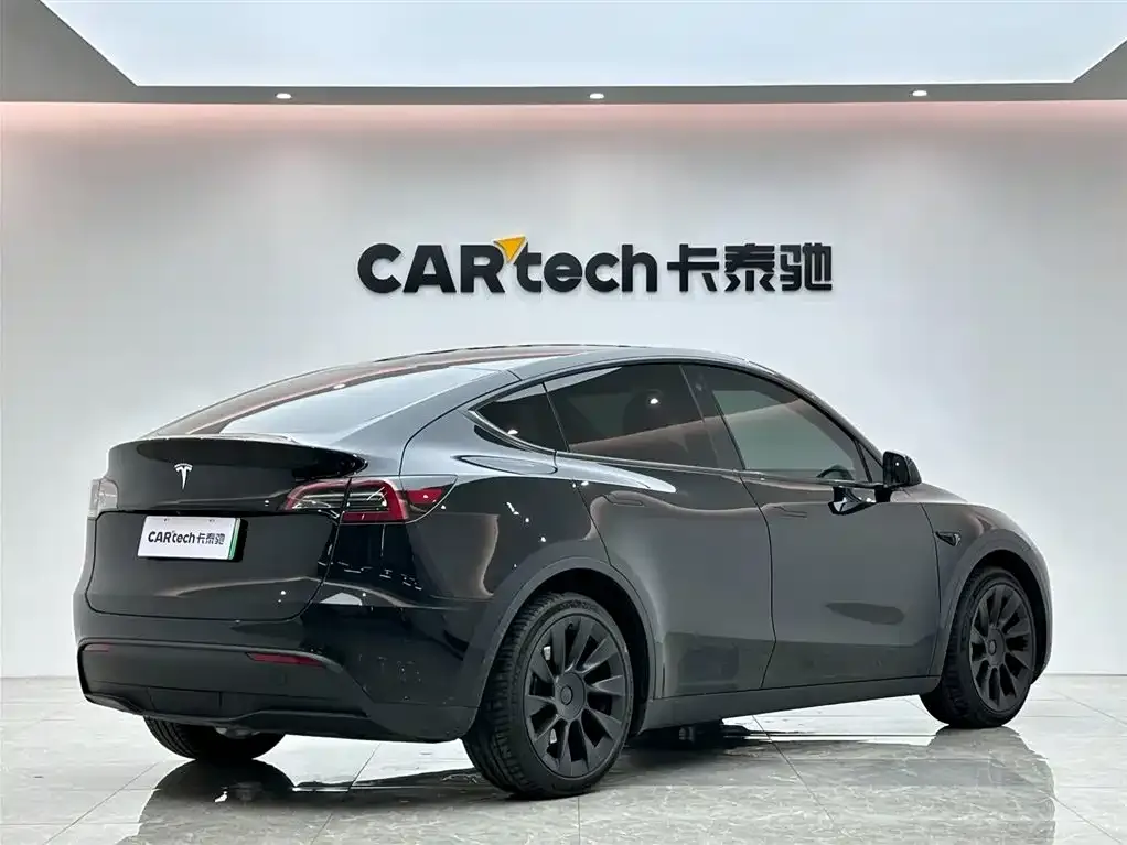 Tesla Model Y — фото 4