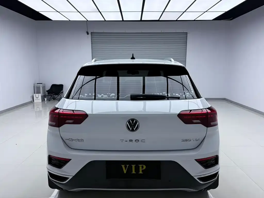 Volkswagen T-Roc — фото 6