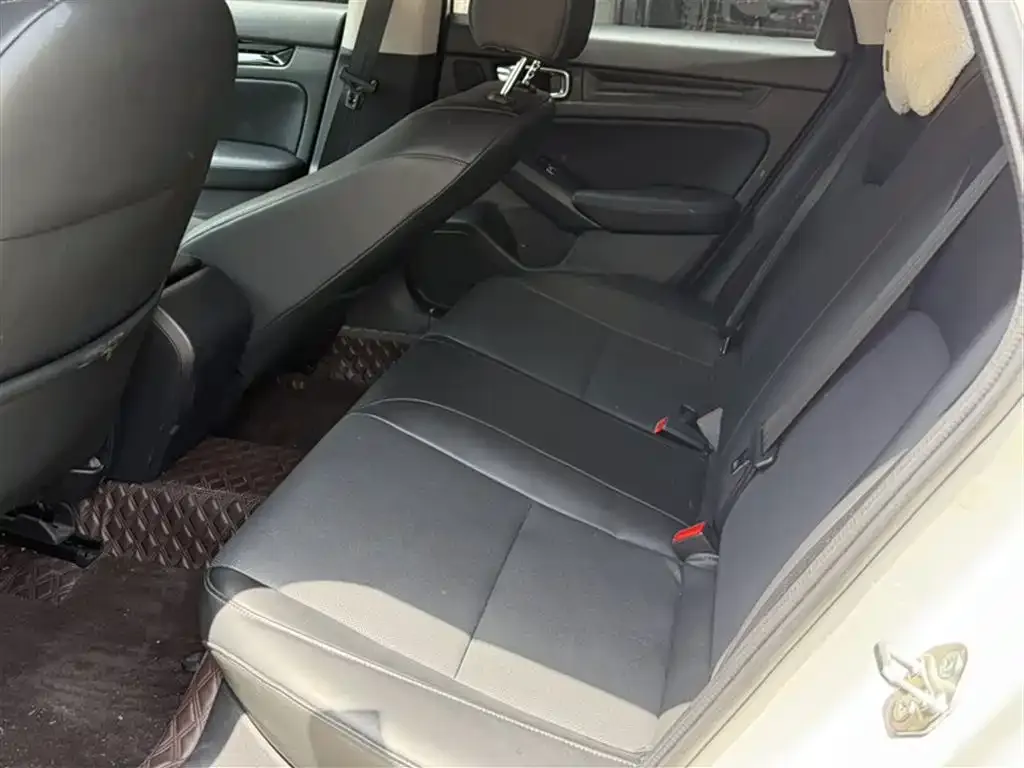 Honda Civic 2024 из CN, фото 2