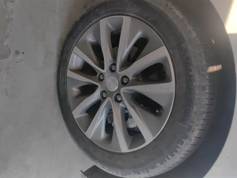 Buick GL6 2023 из CN, фото 3