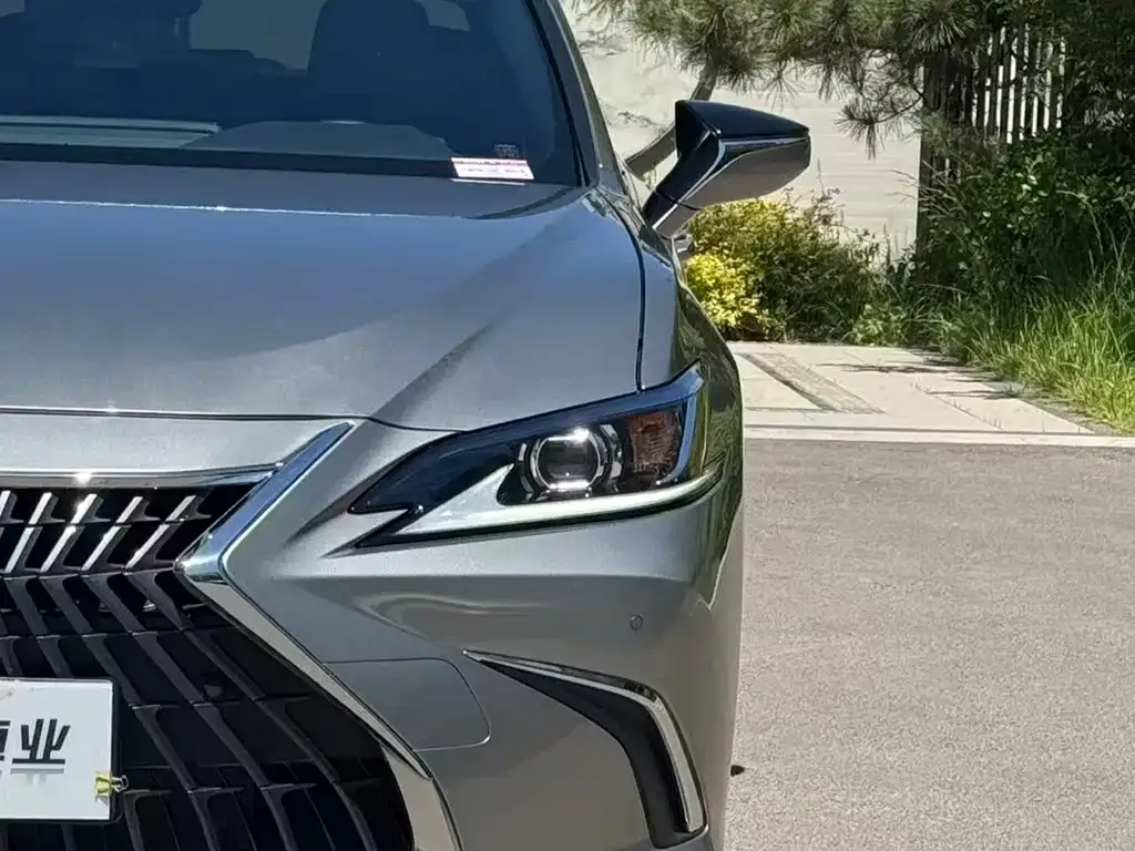 Lexus ES — фото 3