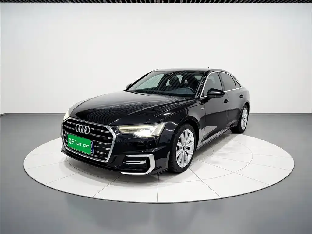 Audi A6L — фото 1