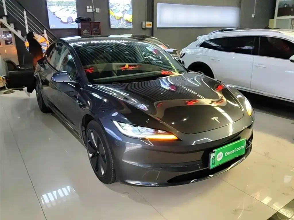 Tesla Model 3 — фото 10