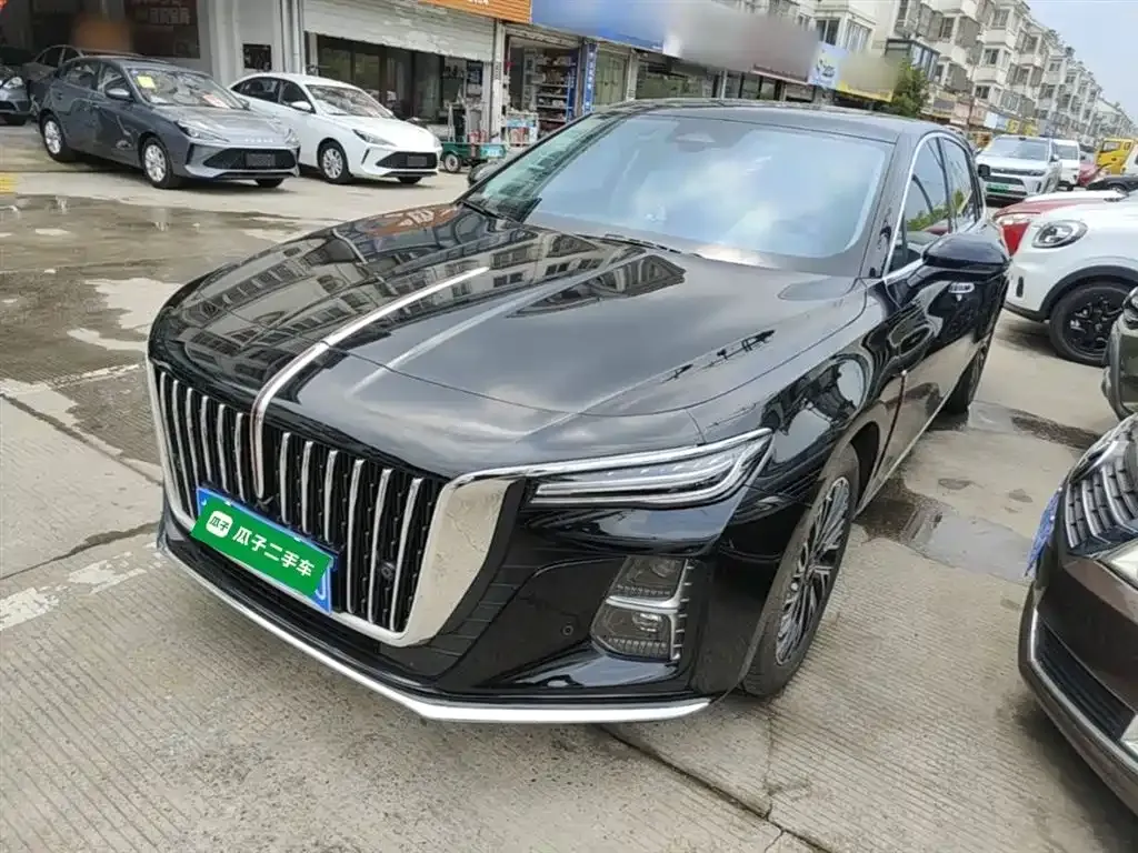 Hongqi H5 — фото 1