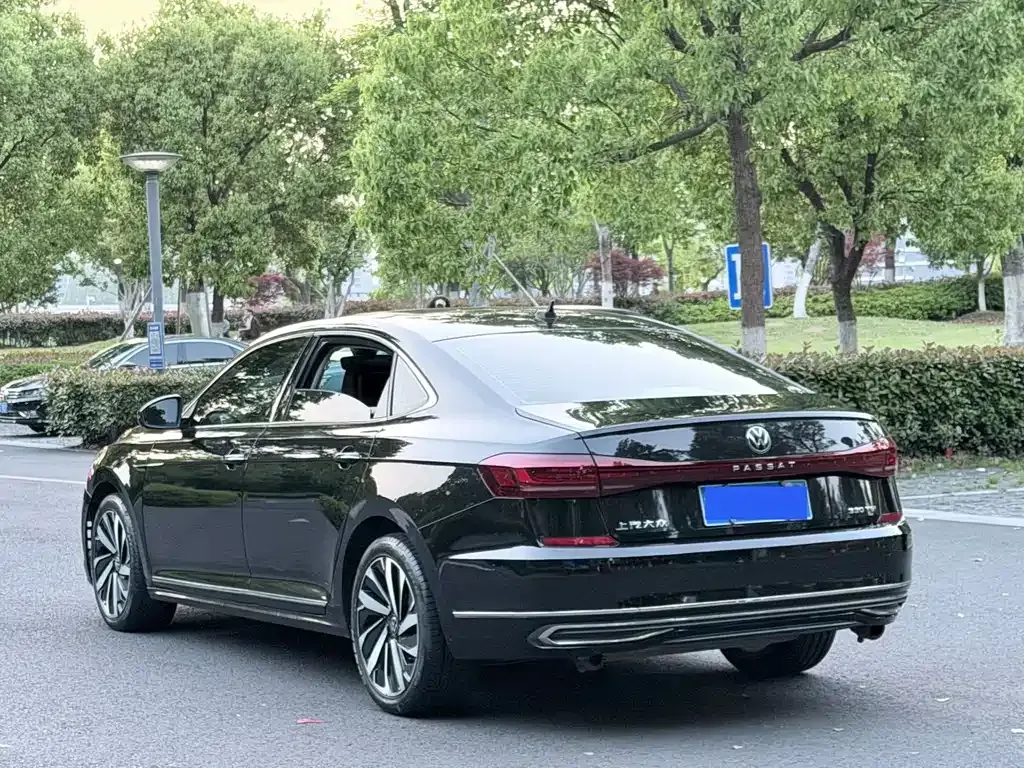 Volkswagen Passat — фото 4