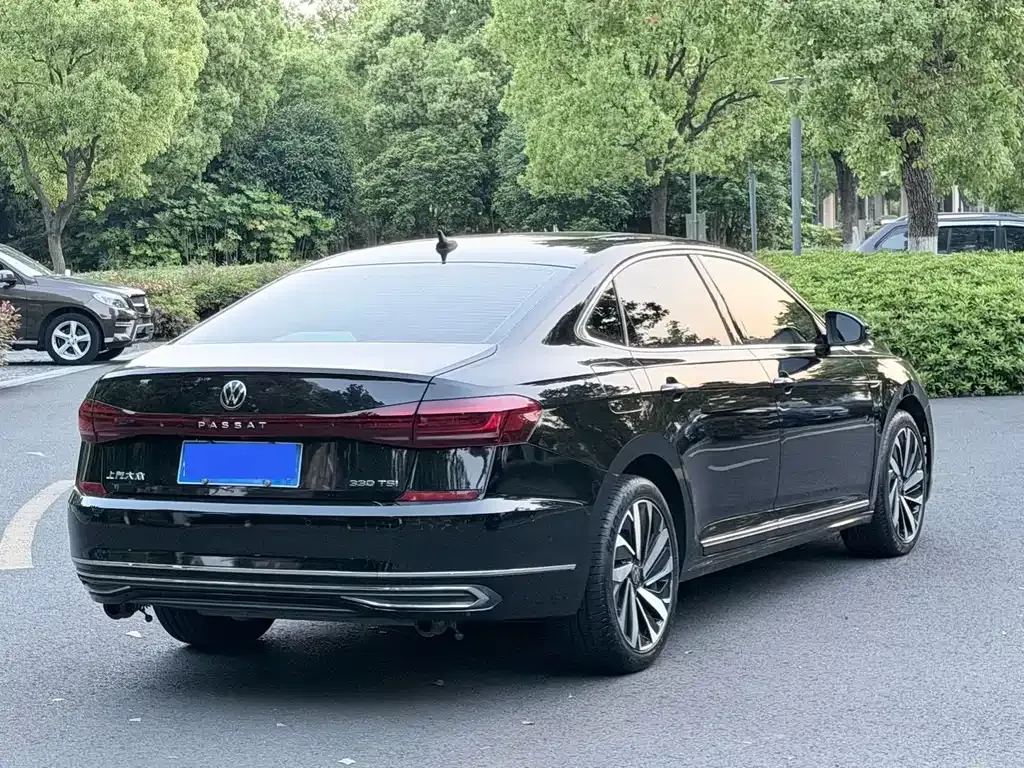 Volkswagen Passat — фото 9