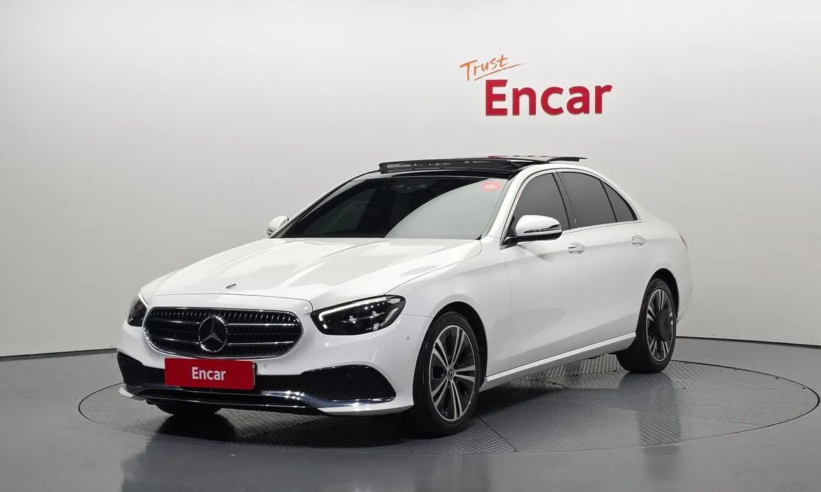 Mercedes-Benz E-Class — фото 1