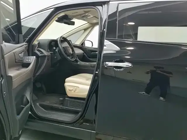 Toyota Vellfire — фото 7