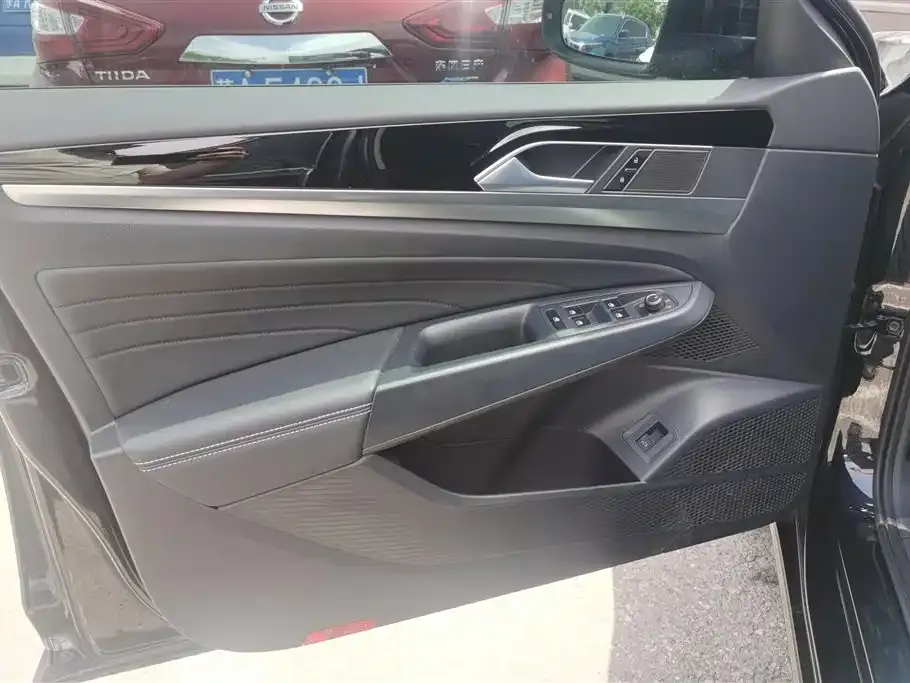 Volkswagen Passat — фото 10