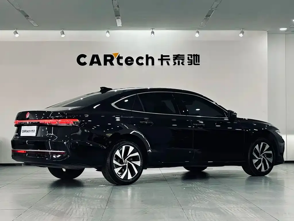 Volkswagen Passat — фото 6
