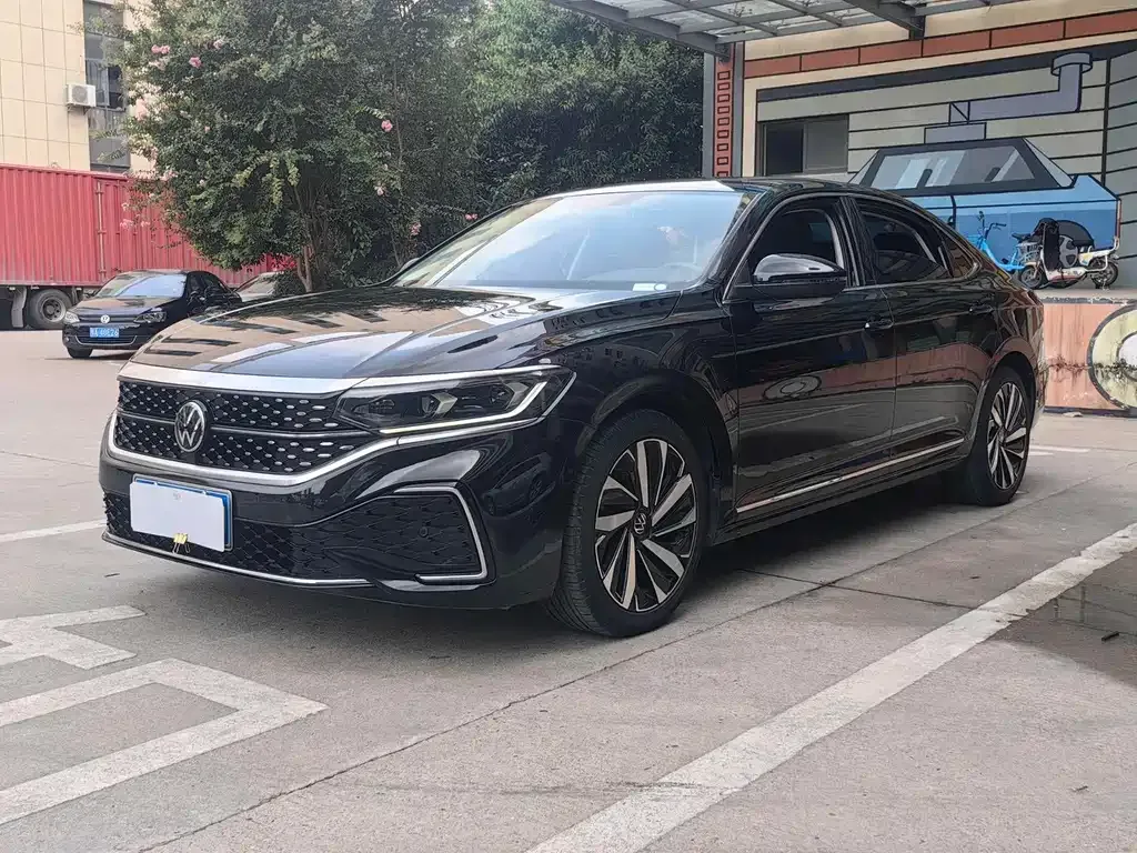 Volkswagen Passat — фото 1