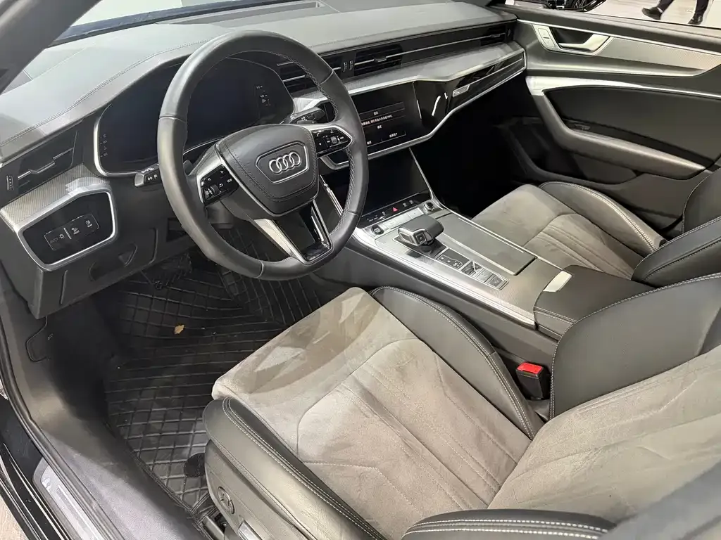 Audi A6L — фото 10