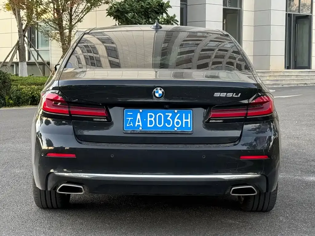 BMW 5 Series — фото 5