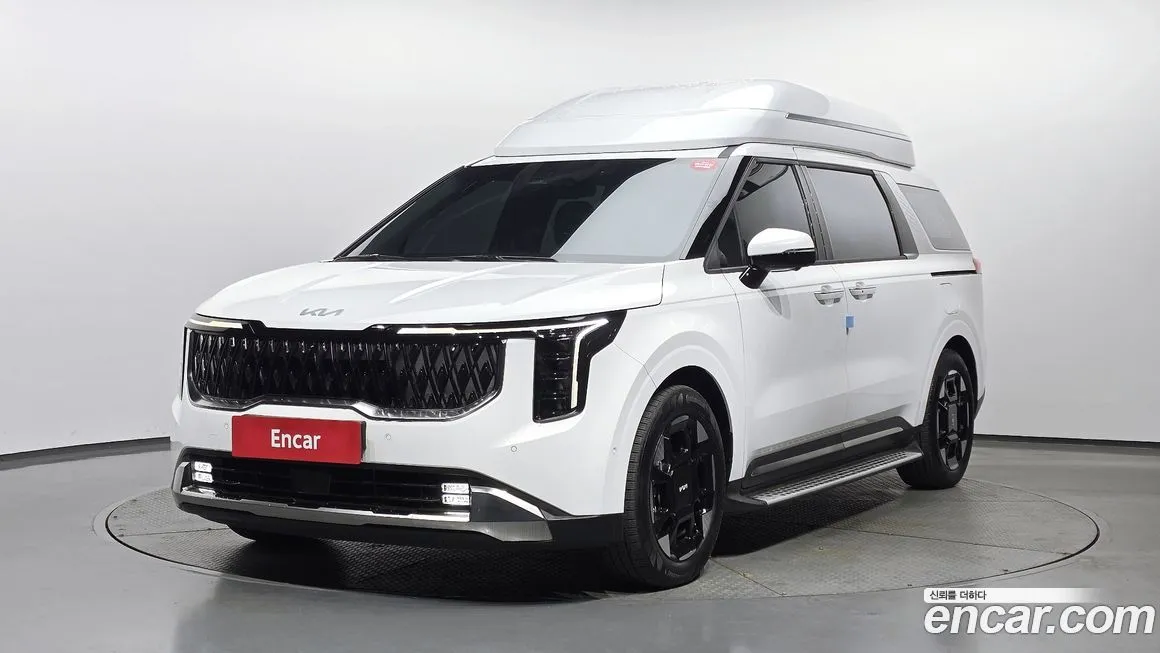 Kia Carnival Gasoline 9-Seater Hi-Limousine 1