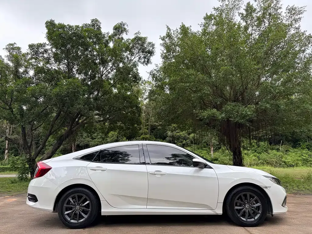 Honda Civic — фото 4