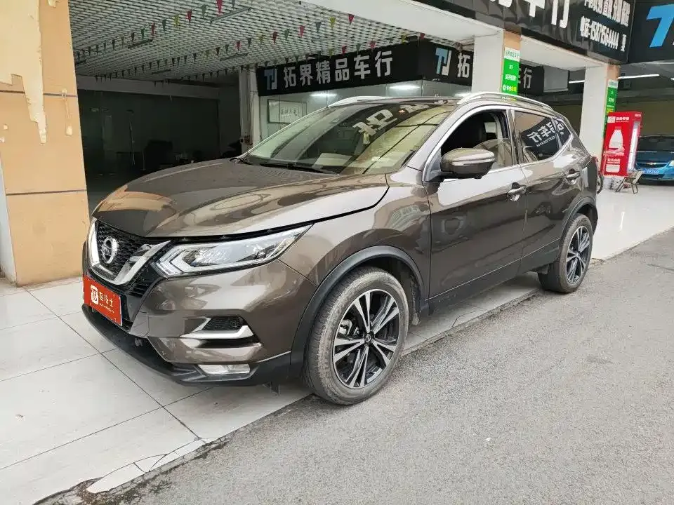 Nissan Qashqai — фото 1
