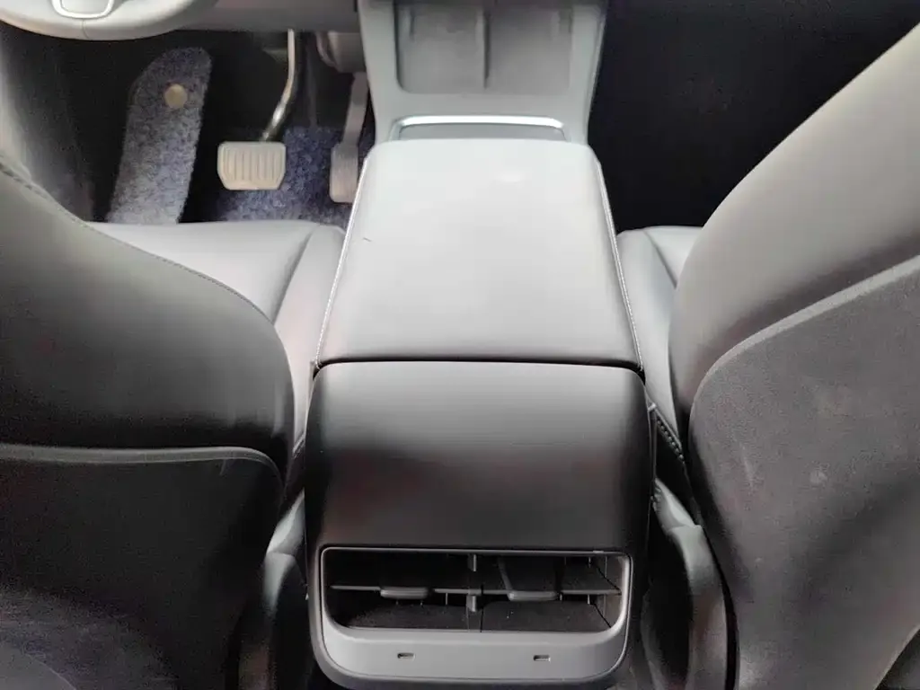 Tesla Model Y 2023 из CN, фото 6