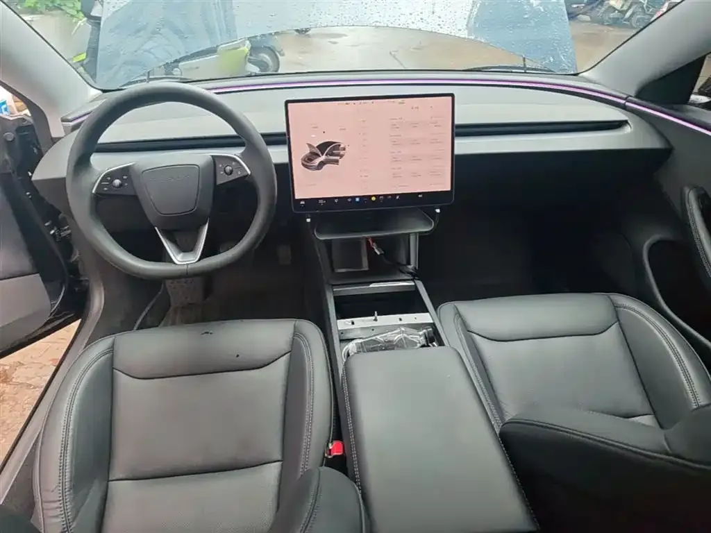 Tesla Model 3 — фото 9