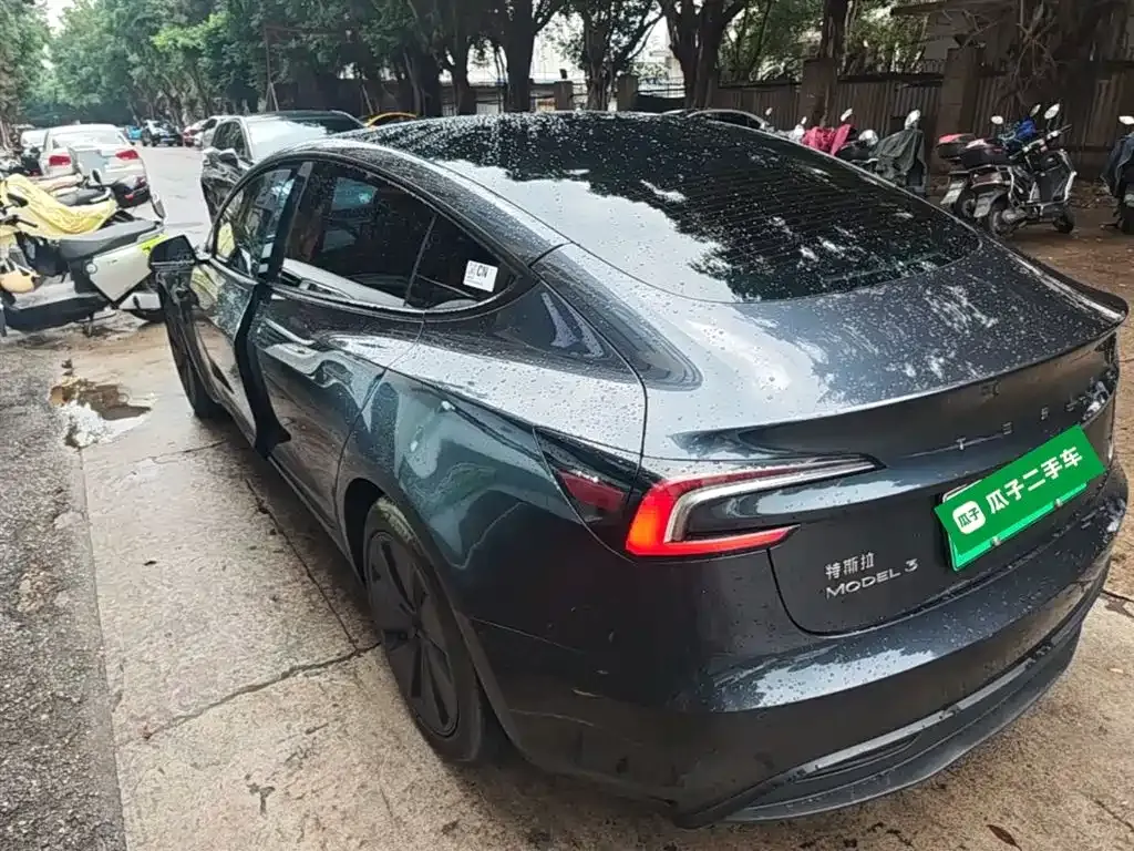 Tesla Model 3 — фото 10