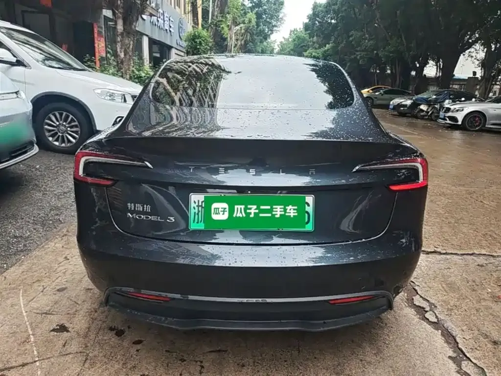 Tesla Model 3 — фото 2