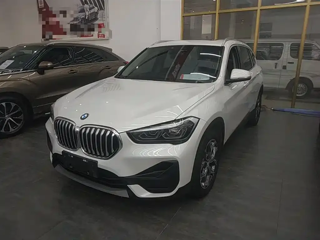 BMW X1 — фото 1