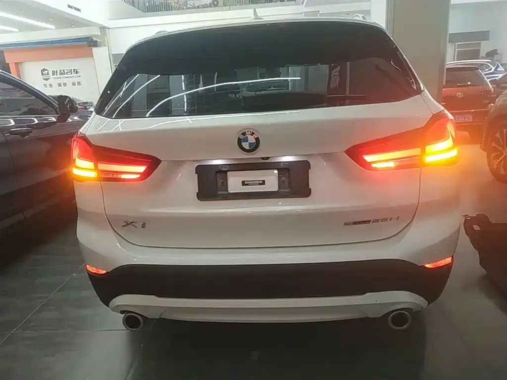 BMW X1 — фото 8