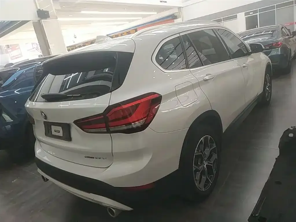 BMW X1 — фото 9
