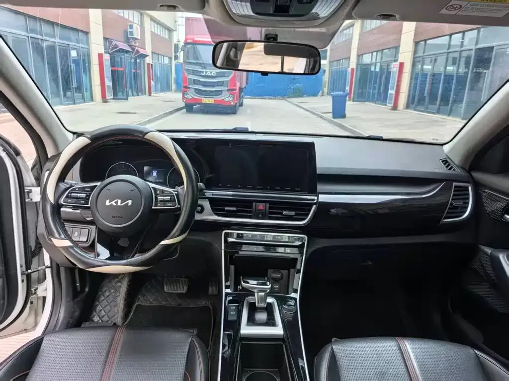 Kia KX3 2022 из CN, фото 8