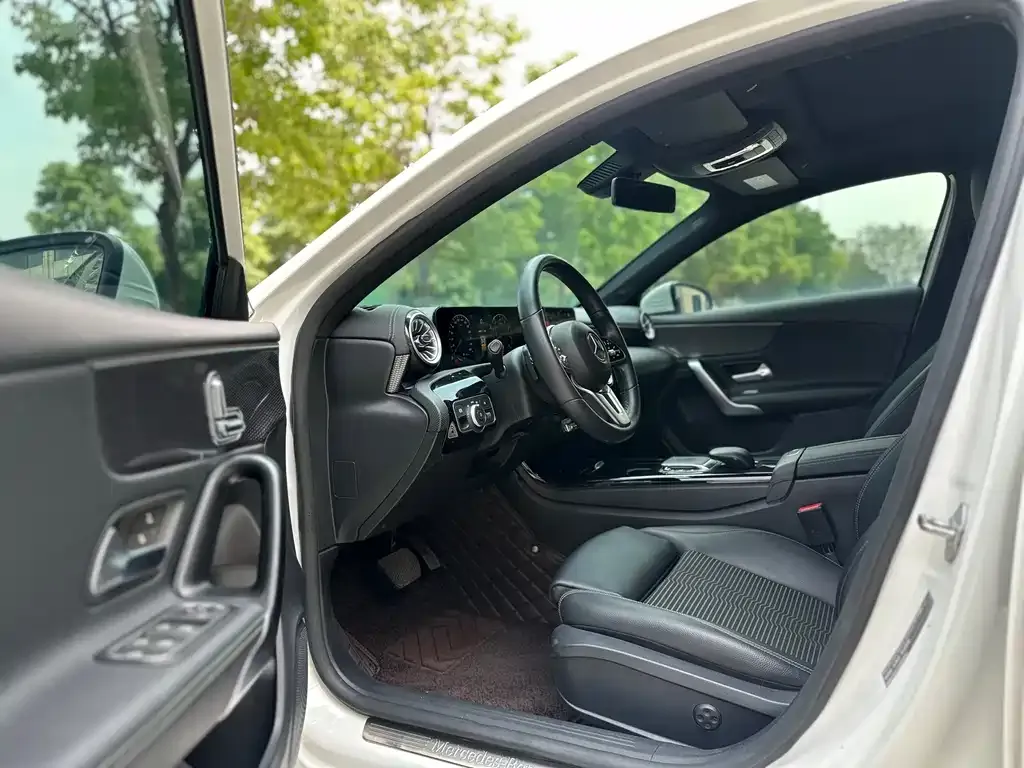 Mercedes-Benz A-Class (Import) 2022 из CN, фото 7