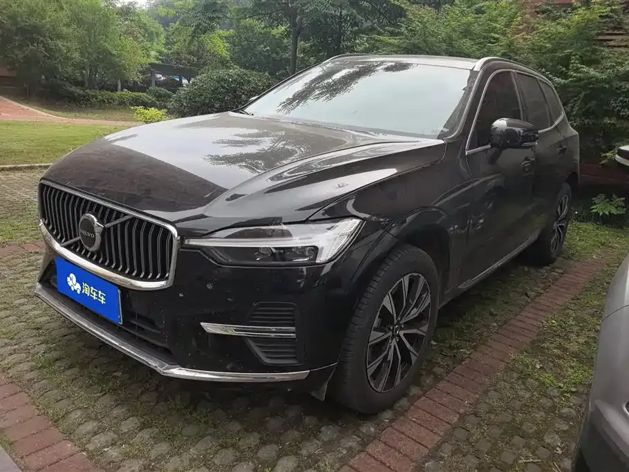 Volvo XC60 — фото 1