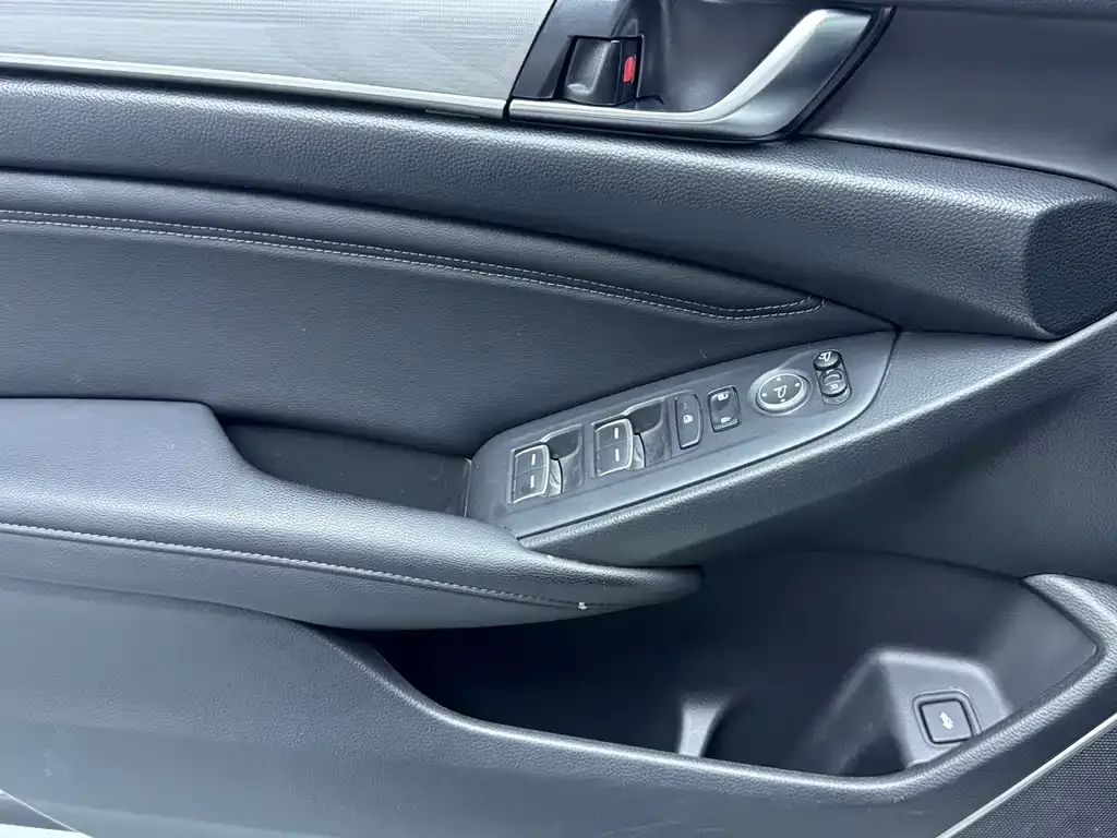 Honda Accord 2023 из CN, фото 7