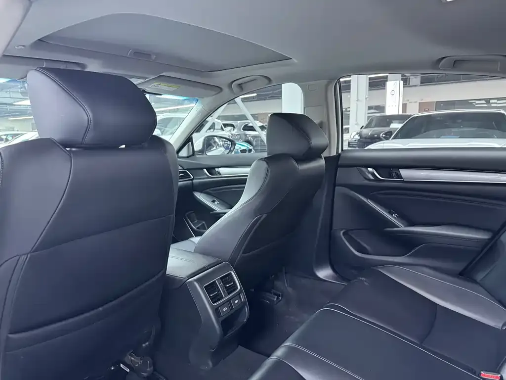 Honda Accord 2023 из CN, фото 2