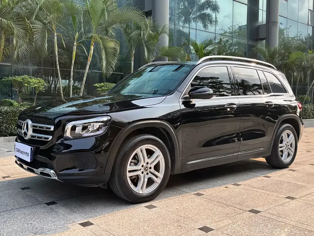 Mercedes-Benz GLB — фото 1