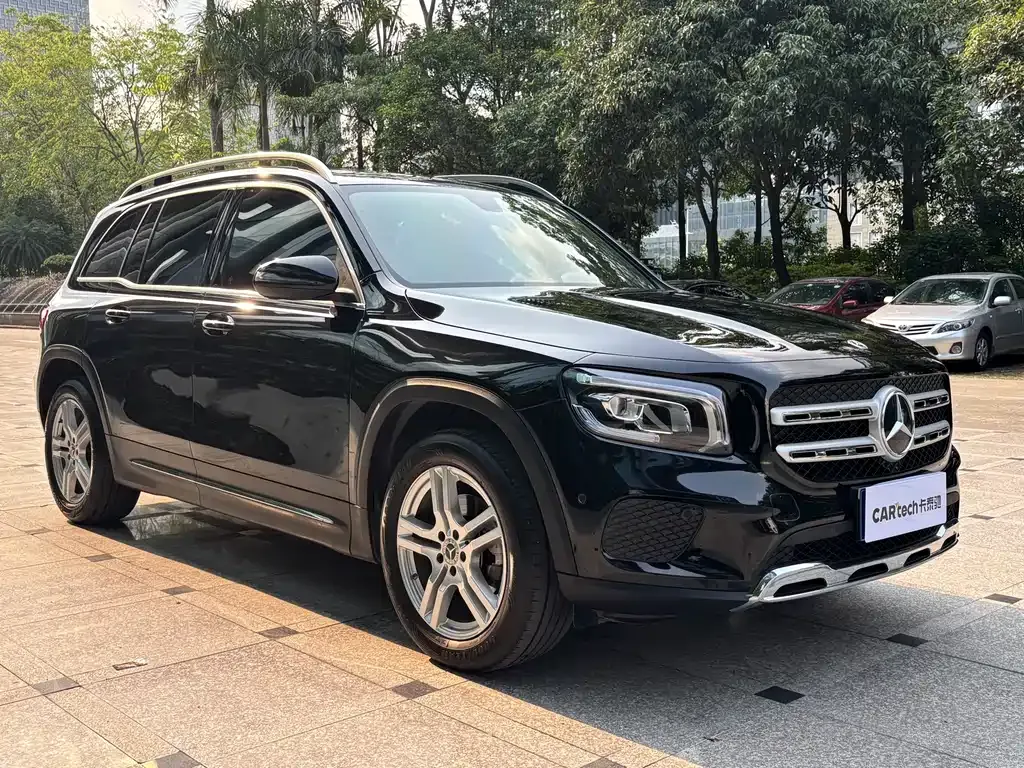 Mercedes-Benz GLB — фото 10
