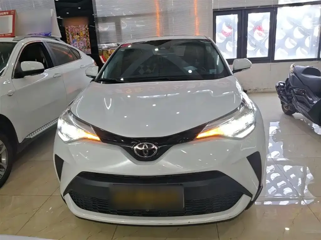 Toyota C-HR — фото 4
