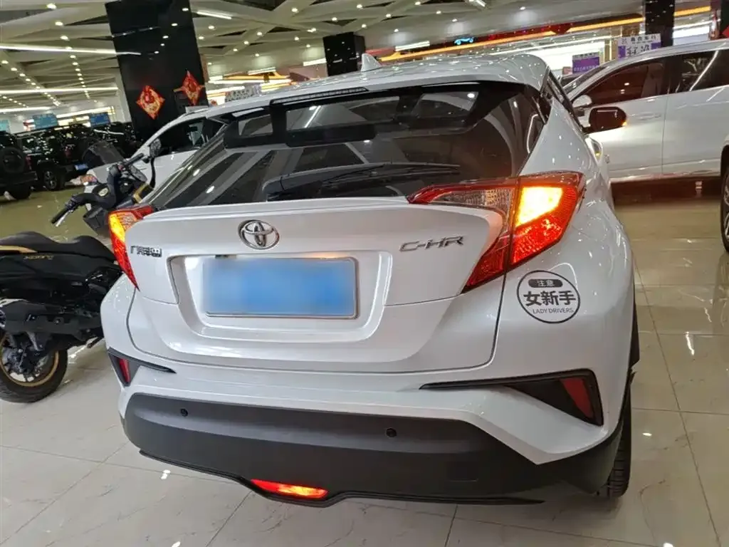 Toyota C-HR — фото 6