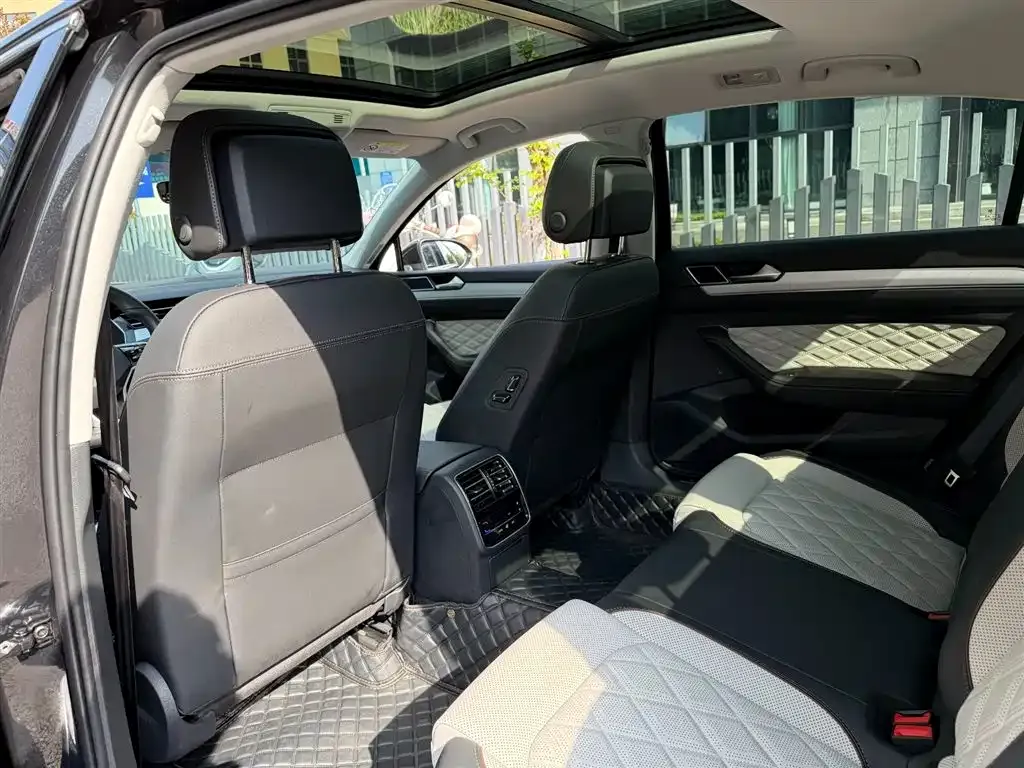 Volkswagen Magotan 2025 из CN, фото 2