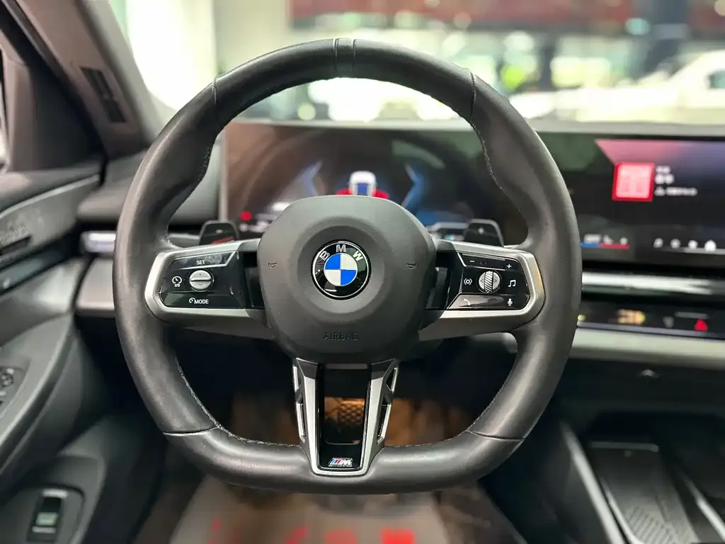 BMW 5 Series — фото 2