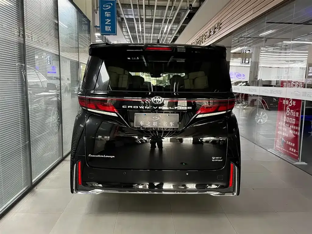 Toyota Vellfire — фото 10