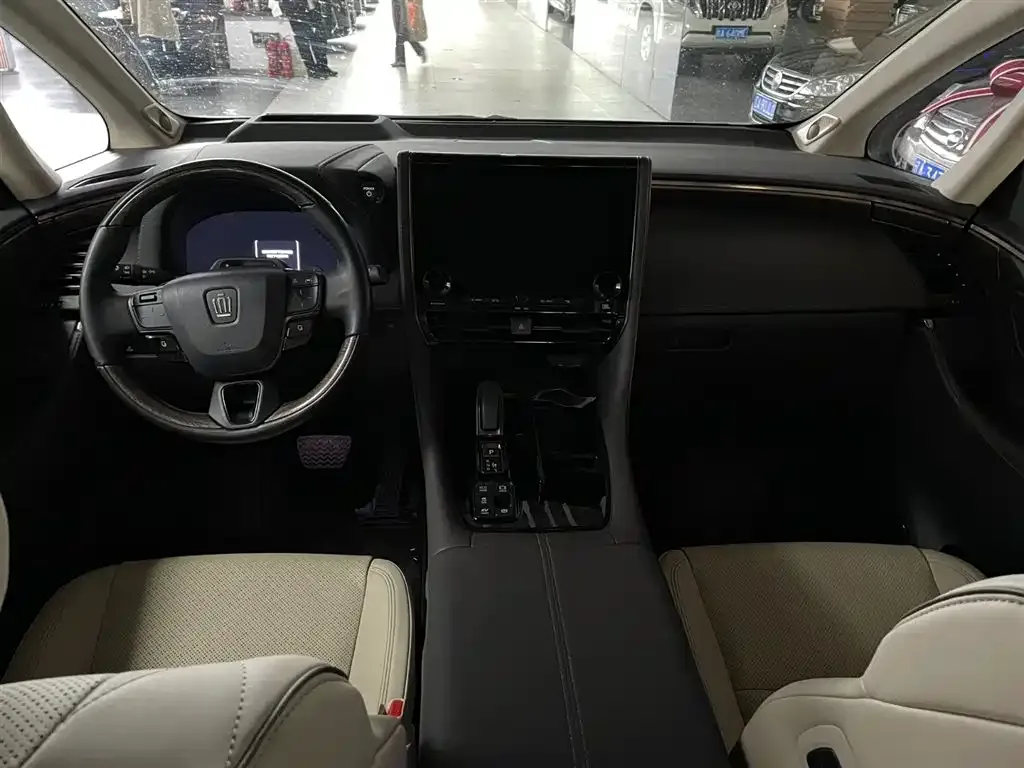 Toyota Vellfire — фото 2