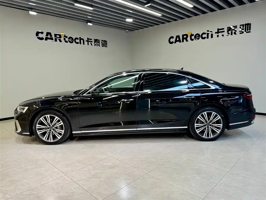 Audi A8 — фото 2