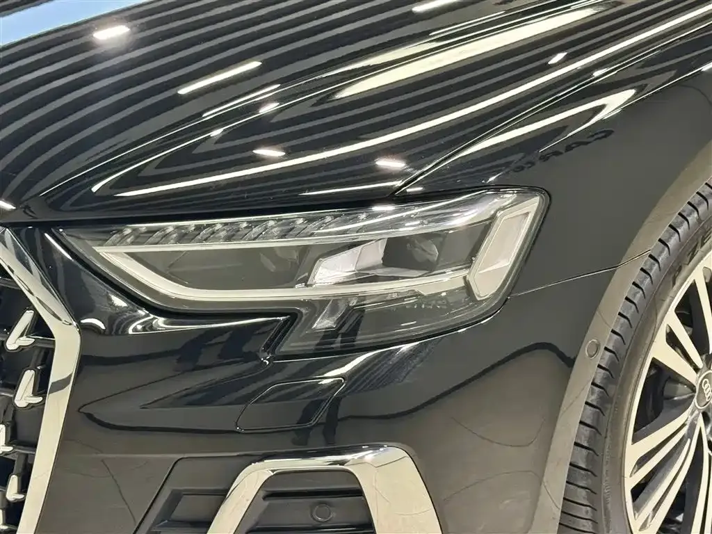Audi A8 — фото 8