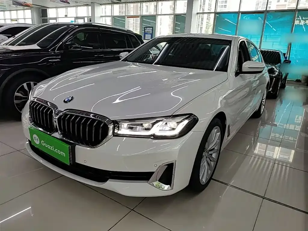 BMW 5 Series — фото 1