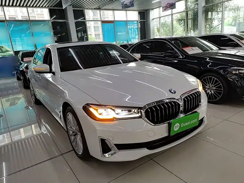 BMW 5 Series — фото 10