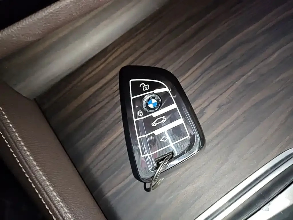 BMW 5 Series — фото 2
